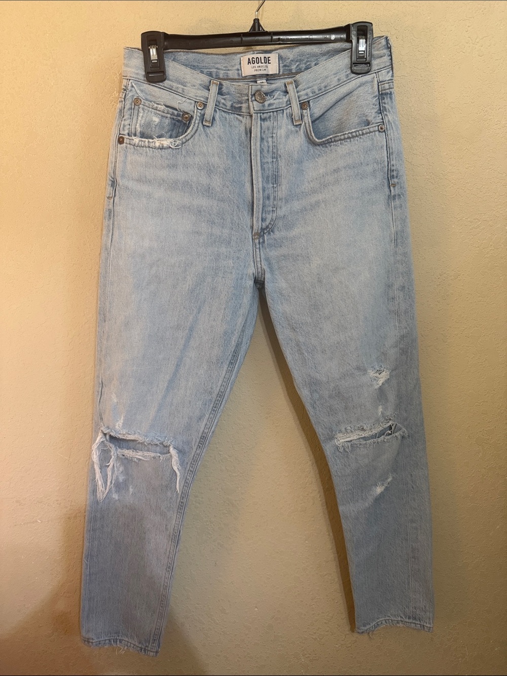 Agolde Light Blue Slim Jaime high rise classic
Distressed Jeans